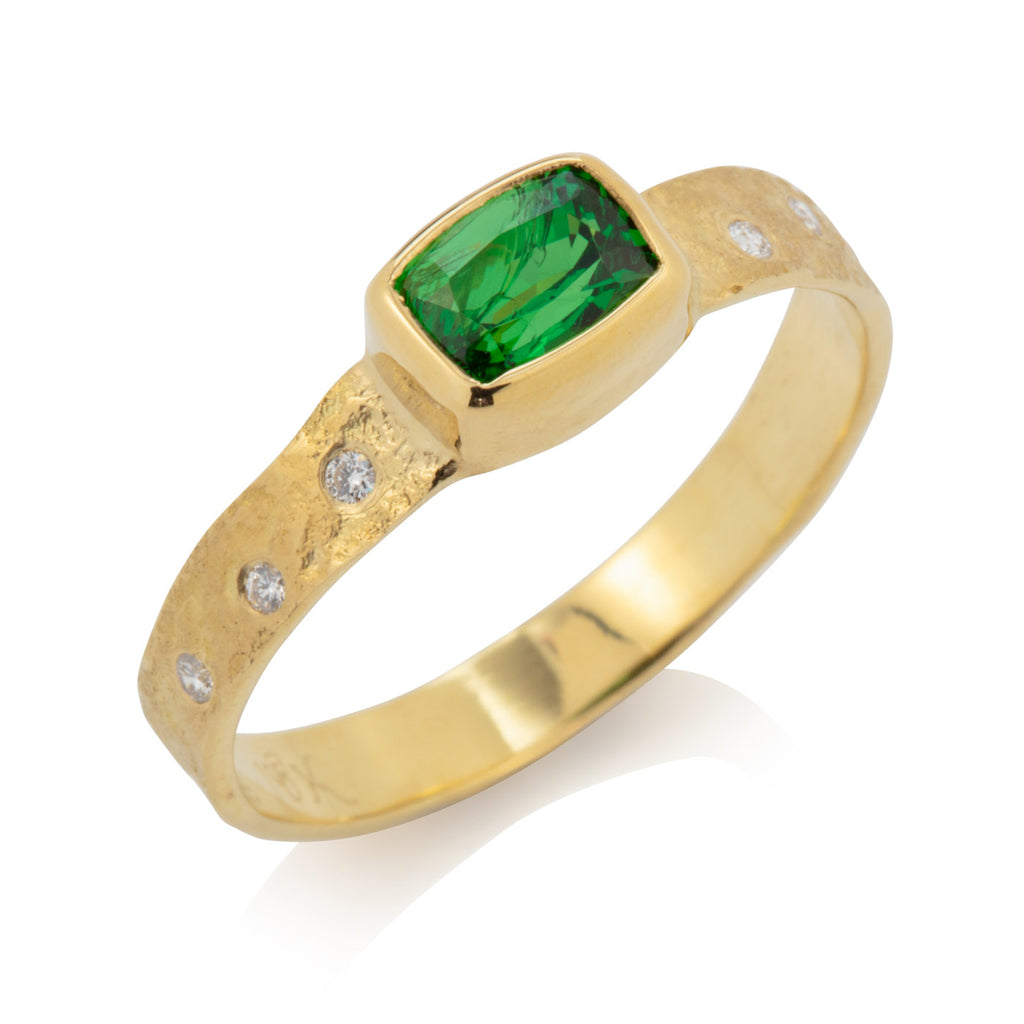 Rockhammered Ring with Tsavorite & Diamonds